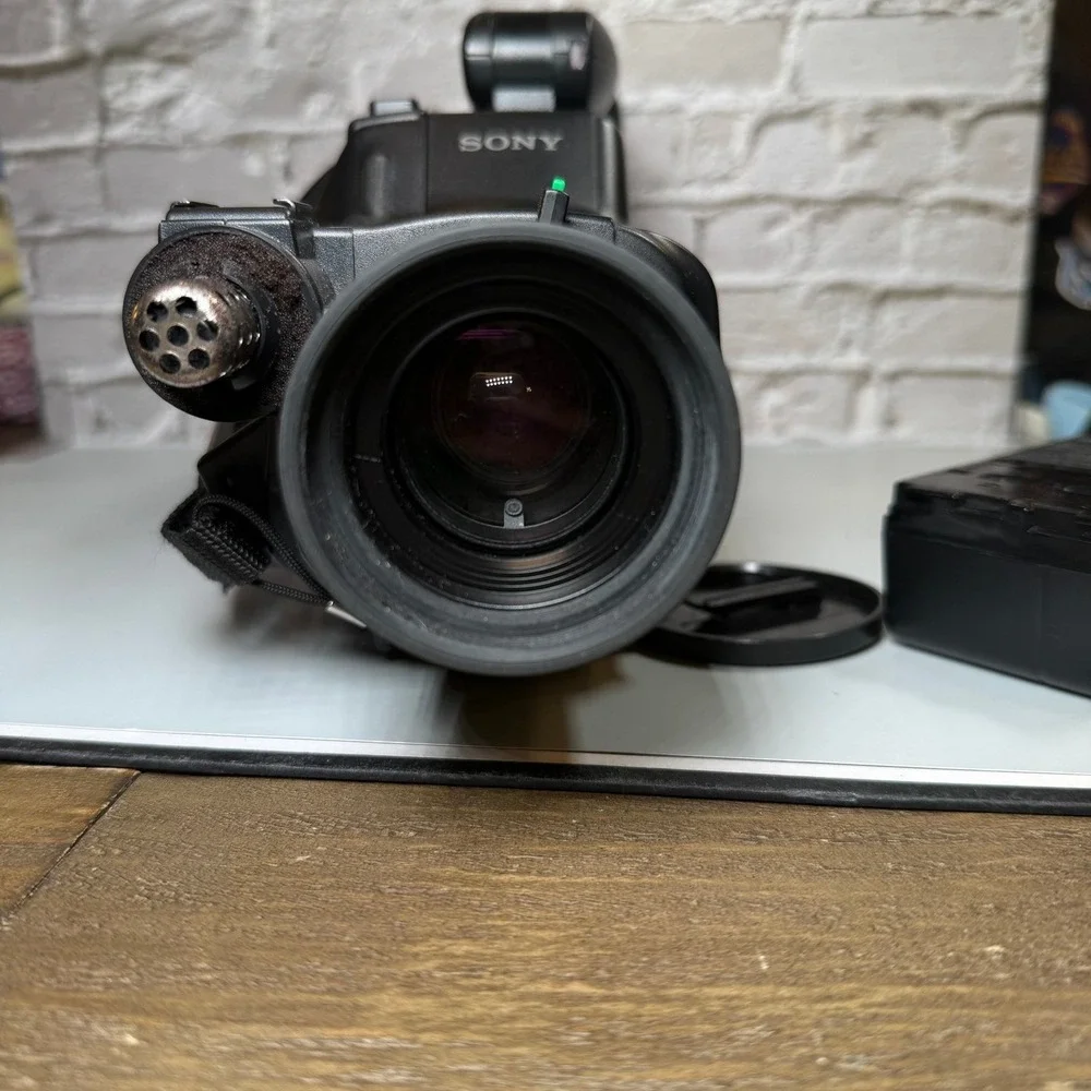 Vintage Sony CCD-F45 Video8 8mm Handycam Camcorder Powers On Case AC Adapter